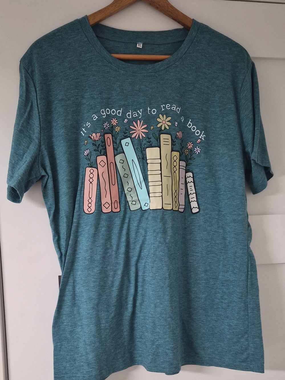 Women's Teal Graphic Tee - 'It's a Good Day to Read a Book'